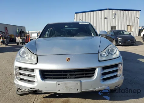 2010 Porsche Cayenne z USA, uszkodzony, nr VIN WP1AA2AP2ALA12271